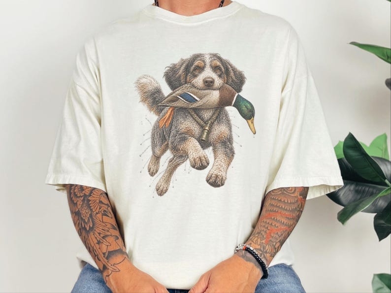 Aussiedoodle T-shirt voor de eendenjacht, cadeau voor watervogeljagers, retro natuur T-shirt, T-shirt voor eendenjagers afbeelding 10