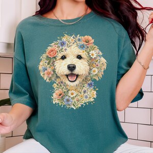 Comfort Colors Doodle Dog Gift, Golden Doodle Floral Tee, Watercolor Dog Art, Goldendoodle Owner Gift, Spring Summer, Goldendoodle Print immagine 7