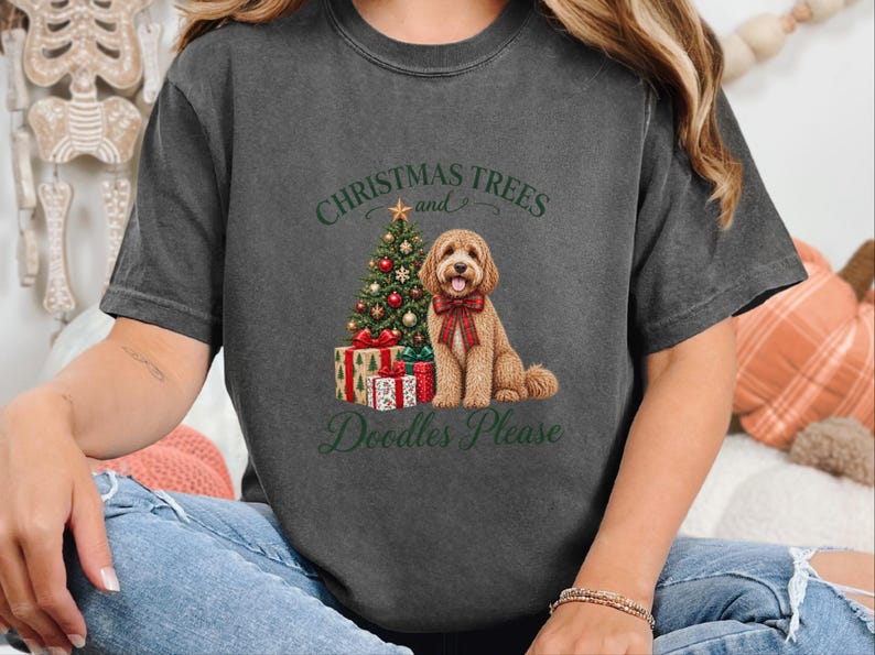 Cockapoo kerstshirt, kerstshirt voor huisdieren, cadeau voor cockapoo-liefhebbers, kerstbomen en doodles graag afbeelding 1