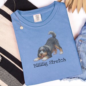 Comfort Colors Bernedoodle T-Shirt mit großem Stretchanteil, lustiges Geschenk für Bernedoodle-Besitzer und Hundebesitzer, Geschenkidee für Bernedoodle-Liebhaber und -Mama Bild 7
