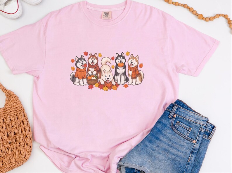 Autumn Dog Shirt, Husky Lover Gift, Fall Huskies Gathering Sweatshirt, Siberian Husky Dad Tee, Cute Puppy Pumpkin Fall Apparel afbeelding 1