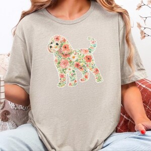 T-shirt « Maman Cavapoo », imprimé silhouette florale Cavapoo, art silhouette de chien, motif floral moderne pour animaux de compagnie, idée cadeau pour propriétaire de croisé Caniche image 2