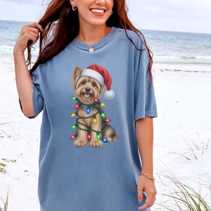 T-shirt de Noël Yorkshire Terrier, Cadeau de Noël Yorkshire Terrier, T-shirt de Noël pour chien, T-shirt Yorkshire Terrier, T-shirt pour chien avec bonnet de Père Noël, Cadeau pour amoureux des Yorkshire Terriers image 9