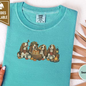 Basset Hound Shirt, Fall Camping Gift, Autumn Hound Dog Tee, Basset Hound Mom Sweatshirt, Camping Dog Lover Gift Bild 4
