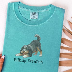 Comfort Colors Bernedoodle T-Shirt mit großem Stretchanteil, lustiges Geschenk für Bernedoodle-Besitzer und Hundebesitzer, Geschenkidee für Bernedoodle-Liebhaber und -Mama Bild 3