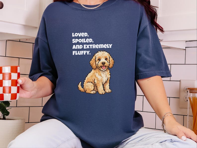 T-shirt Comfort Colors pour maman de Cockapoo, T-shirt « Aimée, gâtée et extrêmement douce », T-shirt pour propriétaire de Goldendoodle, Vêtements pour amoureux des chiens Cavapoo image 7