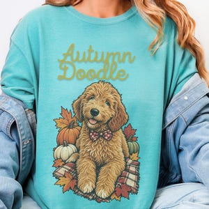 Koszulka dla psa w jesiennych kolorach Comfort Colors, koszulka dla mamy Goldendoodle, koszulka z jesiennym motywem Doodle, strój na Święto Dziękczynienia dla miłośnika psów Labradoodle, prezent dla miłośnika Doodle zdjęcie 8