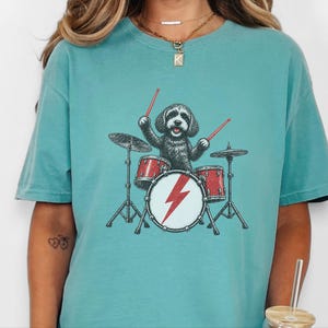 Camiseta de baterista Cockapoo, presente para amante de rock, camiseta de bateria, presente para pai de Cockapoo, camiseta de músico de rock imagem 7