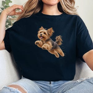 Koszulka dla psa Yorkie, prezent dla mamy Yorkie, koszulka Yorkshire Terrier, koszulka Flying Yorkie, prezent dla psa Agility, prezent dla właściciela małego psa zdjęcie 4
