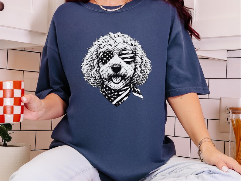 T-shirt Comfort Colors Goldendoodle patriotique, T-shirt Doodle pour la fête de l'Indépendance du 4 juillet, Haut pour propriétaire de chien rouge, blanc et bleu aux couleurs américaines image 9