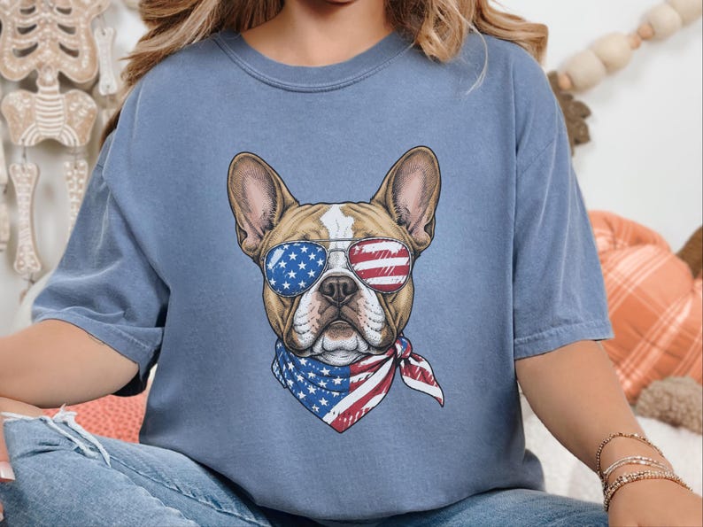 Comfort Colors Patriotic French Bulldog Sunglasses Shirt, Independence Day Anniversary Frenchie Dog Dad Tee, Patriotic Dog Gift immagine 2