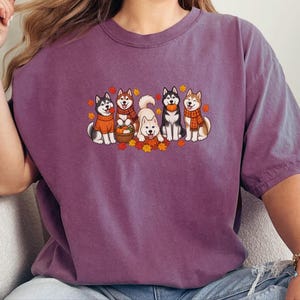 Autumn Dog Shirt, Husky Lover Gift, Fall Huskies Gathering Sweatshirt, Siberian Husky Dad Tee, Cute Puppy Pumpkin Fall Apparel afbeelding 7
