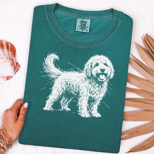 Comfort Colors Goldendoodle hondenshirt, Goldendoodle schets T-shirt, cadeau voor Goldendoodle mama en papa, handgetekend portret van een huisdiereigenaar afbeelding 7
