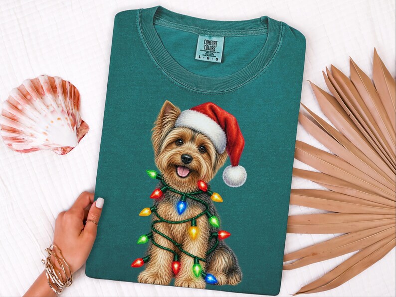 T-shirt de Noël Yorkshire Terrier, Cadeau de Noël Yorkshire Terrier, T-shirt de Noël pour chien, T-shirt Yorkshire Terrier, T-shirt pour chien avec bonnet de Père Noël, Cadeau pour amoureux des Yorkshire Terriers image 4