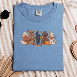 Herbstliches Hunde-Shirt, Geschenk für Cockapoo-Liebhaber, Herbstliches Hunde-Mama-Shirt, Gemütliches Herbst-T-Shirt Bild 5