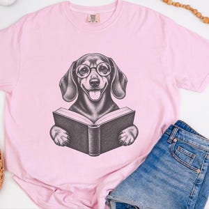 Camiseta de lectura para perros salchicha, regalo para amantes de los libros, camiseta de biblioteca para perros salchicha, regalo para mamás de perros salchicha, camiseta de biblioteca para perros salchicha imagen 1