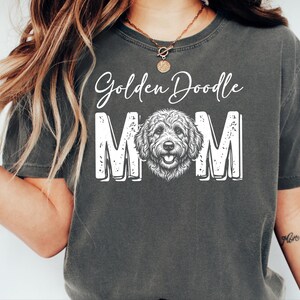 Camiseta Comfort Colors Doodle Mama, Camiseta para Mãe de Golden Doodle, Estampa para Amantes de Goldendoodle, Presente Divertido para Pais de Cães, Presente para Donos de Pets imagem 6