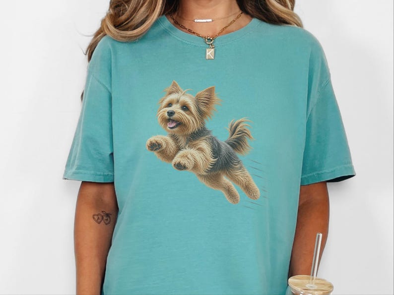 Koszulka dla psa Yorkie, prezent dla mamy Yorkie, koszulka Yorkshire Terrier, koszulka Flying Yorkie, prezent dla psa Agility, prezent dla właściciela małego psa zdjęcie 1