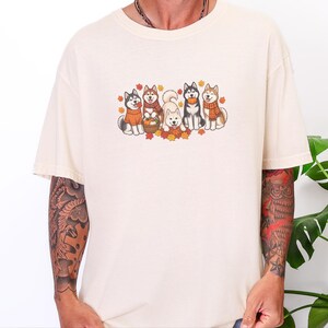 Autumn Dog Shirt, Husky Lover Gift, Fall Huskies Gathering Sweatshirt, Siberian Husky Dad Tee, Cute Puppy Pumpkin Fall Apparel afbeelding 5