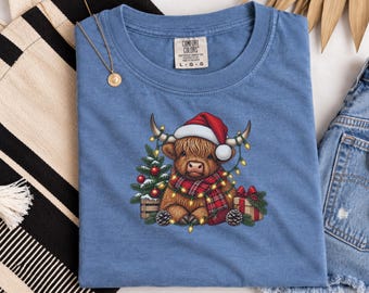 Highland Cow Christmas Shirt, Festive Highland Cow Gift, Christmas Lights Crewneck, Holiday Animal Sweater