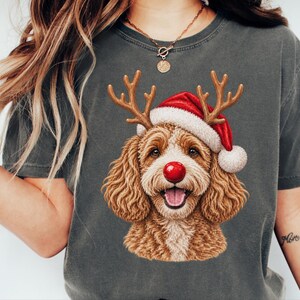 Bluza świąteczna Cavapoo, prezent dla mamy Cavapoo, świąteczna koszulka dla psa, świąteczne ubrania dla zwierząt, prezent dla właściciela Cavapoo, świąteczna koszulka dla psa zdjęcie 10