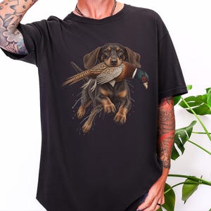 Camiseta de caza de teckel, regalo de caza de faisanes, camiseta de perro salchicha, camiseta de perro de caza de aves, regalo de cazador de tierras altas imagen 5