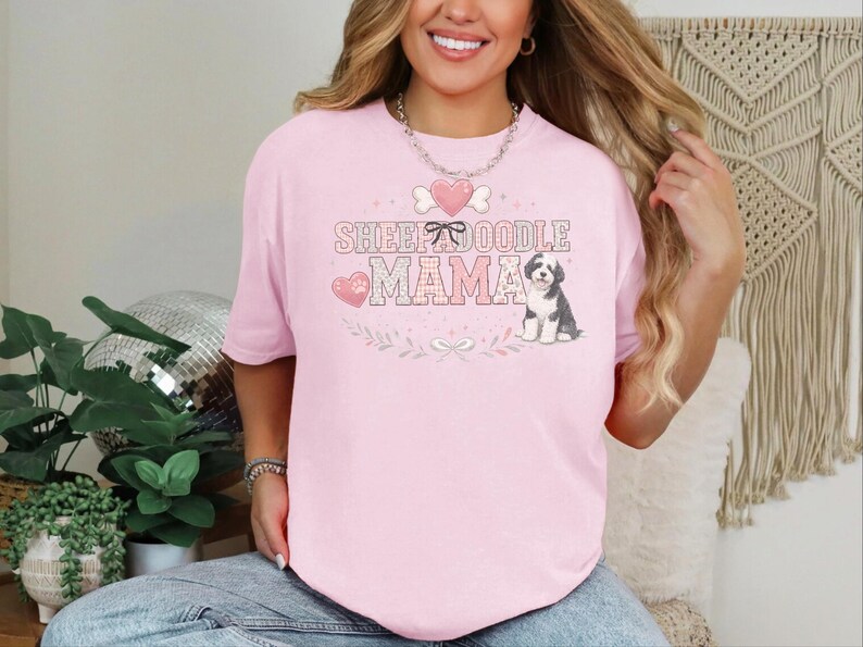 Comfort Colors Sheepadoodle Mama Tee, Doodle Mama Gift Shirt, Dog Mom Womens Summer Top, Sheepadoodle Lover Pet Parent Funny Graphic Tee afbeelding 3
