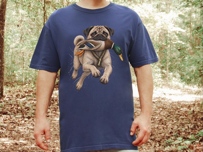 T-shirt met mopshondmotief voor eendenjagers, grappig cadeau voor eendenjacht, T-shirt voor watervogeljagers, shirt voor de jacht op wilde eenden, cadeau voor buitenjagers afbeelding 1