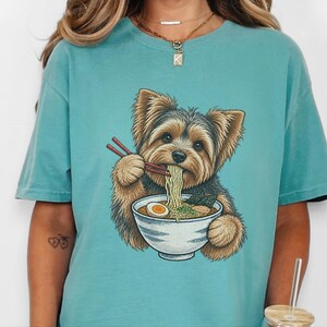 Yorkshire-Terrier-Shirt, Geschenk für Yorkshire-Terrier-Mama, Ramen-Liebhaber-Shirt, Shirt für japanisches Essen, Geschenk für Hundeliebhaber Bild 7