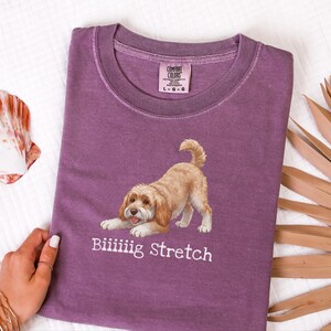 Camiseta divertida de Cockapoo de Comfort Colors, camiseta elástica extragrande, estampado artístico de perro Doodle juguetón, regalo para amantes de los Doodle marrones, regalo para mamás y papás de Cockapoo imagen 3