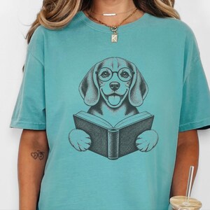 T-shirt Beagle, Cadeau pour amoureux des Beagles, T-shirt pour passionnés de lecture, T-shirt pour lecteurs et bibliophiles, T-shirt avec un chien qui lit, T-shirt bibliothèque, T-shirt livres image 6