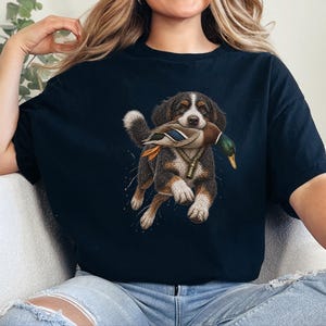 Bernedoodle jachtshirt, cadeau voor watervogeljager, shirt voor eendenjacht, T-shirt voor sportieve honden, cadeau voor Bernedoodle-eigenaar afbeelding 3