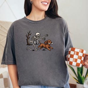 Halloween T-shirt met Teckel, cadeau met skelethond, Halloween T-shirt met Doxie-print, T-shirt met Wienerhond, grappig griezelig Doberman-shirt afbeelding 10