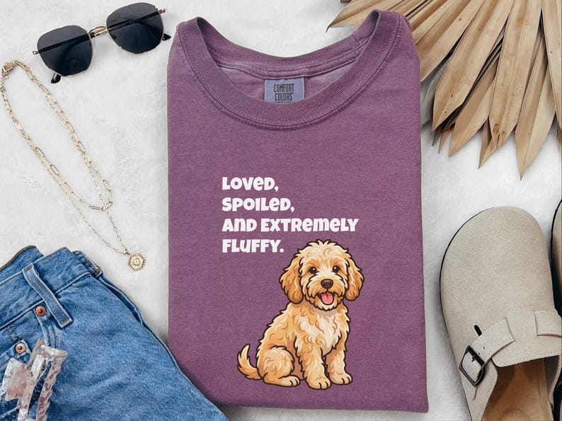 T-shirt Comfort Colors pour maman de Cockapoo, T-shirt « Aimée, gâtée et extrêmement douce », T-shirt pour propriétaire de Goldendoodle, Vêtements pour amoureux des chiens Cavapoo image 5