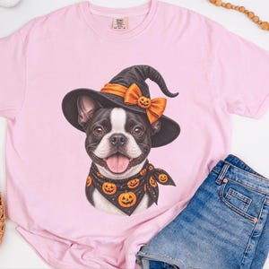 Camiseta de Halloween com Boston Terrier, Presente Assustador para Mãe de Cachorro, Camiseta para Dono de Cachorro Bruxo imagem 1