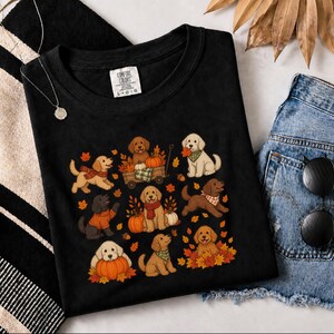 Camiseta para mamás de Goldendoodle, regalo para amantes de los perros de Goldendoodle, camiseta de otoño para amantes de los perros, sudadera con capucha estilo huerto de calabazas, camiseta de otoño para perros, sudadera para mamás de Goldendoodle imagen 2