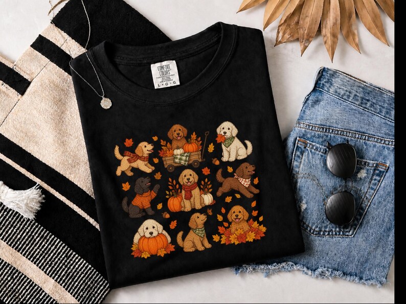 Camiseta para mamás de Goldendoodle, regalo para amantes de los perros de Goldendoodle, camiseta de otoño para amantes de los perros, sudadera con capucha estilo huerto de calabazas, camiseta de otoño para perros, sudadera para mamás de Goldendoodle imagen 2