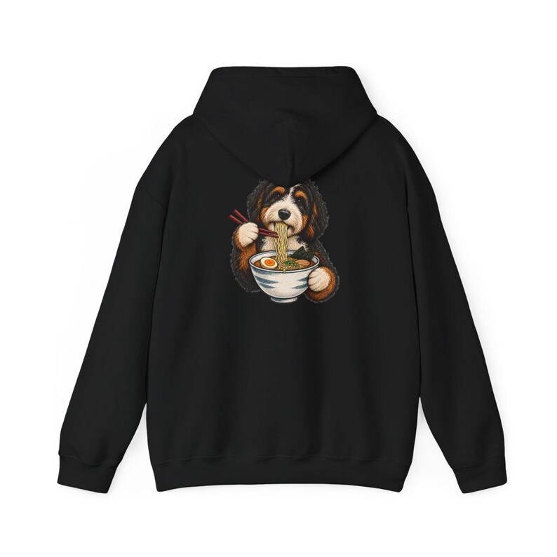 Bernedoodle Ramen T-shirt, cadeau voor ramenliefhebbers, cadeau voor Bernedoodle hondenmoeder, T-shirt met Japans eten, grappig T-shirt met hondenprint afbeelding 11