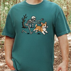 T-shirt met skelethond, Halloween Corgi-shirt, grappig Corgi-cadeau, griezelig T-shirt, Corgi-moedershirt, T-shirt met skelethond afbeelding 5