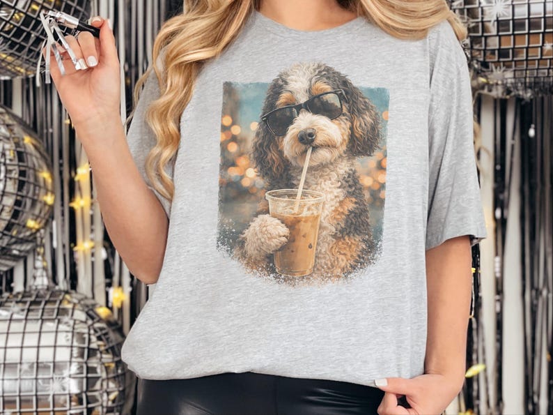 Aussiedoodle iskaffe-tröja, cool valp med solglasögon-tröja, kaffeälskare, husdjursägare-present, rolig doodle mamma pappa grafisk kläder, casual tröja bild 8
