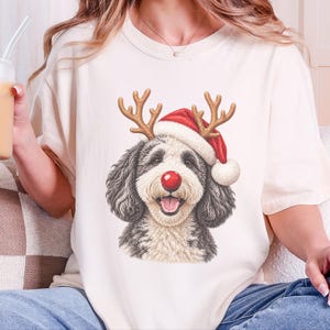 Camiseta navideña para Sheepadoodle, sudadera navideña para perros, regalo para dueños de Sheepadoodle, conjunto navideño para perros. imagen 9