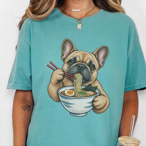 Frenchie Ramen Shirt, Japans Noodle Dog Shirt, Grappig Cadeau voor een Franse Bulldog, Sweatshirt voor Foodieliefhebbers, Top met Ramenkom Grafische Afbeelding afbeelding 8