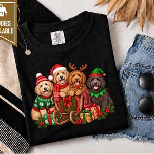 Goldendoodle Christmas Shirt, Holiday Dog Lover Gift, Festive Puppy Sweatshirt, Winter Doodle Tee afbeelding 8