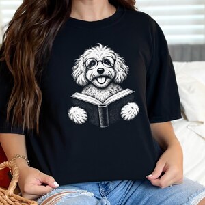 T-shirt met Maltipoo-hond, cadeau voor Maltipoo-moeder, T-shirt voor boekenwurm, T-shirt voor lezende hond, cadeau voor bibliothecaris, T-shirt voor hondenliefhebber met boeken, T-shirt voor boekenwurm afbeelding 4