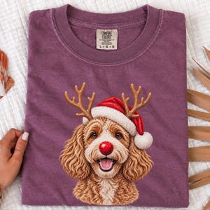 Bluza świąteczna Cavapoo, prezent dla mamy Cavapoo, świąteczna koszulka dla psa, świąteczne ubrania dla zwierząt, prezent dla właściciela Cavapoo, świąteczna koszulka dla psa zdjęcie 4