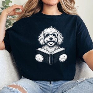 T-shirt met Maltipoo-hond, cadeau voor Maltipoo-moeder, T-shirt voor boekenwurm, T-shirt voor lezende hond, cadeau voor bibliothecaris, T-shirt voor hondenliefhebber met boeken, T-shirt voor boekenwurm afbeelding 5