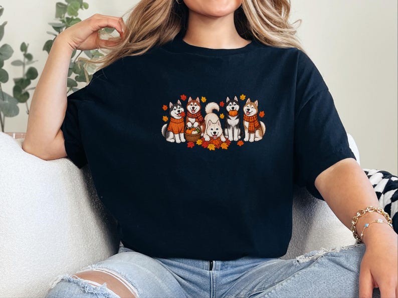Autumn Dog Shirt, Husky Lover Gift, Fall Huskies Gathering Sweatshirt, Siberian Husky Dad Tee, Cute Puppy Pumpkin Fall Apparel afbeelding 9