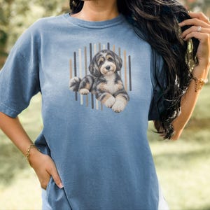 Aussiedoodle shirt, Aussiedoodle cadeau, shirt voor hondenmoeder, driekleurig puppy shirt, shirt voor doodle-liefhebbers, cadeau voor hondeneigenaar afbeelding 6