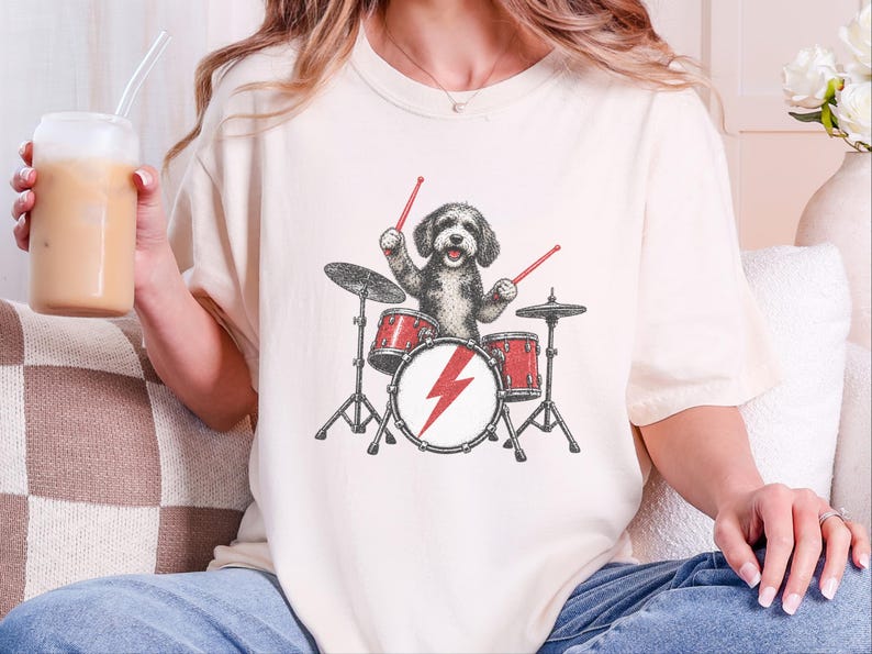 Aussiedoodle Rock Drummer Shirt, Drumspeler T-shirt, Cadeau voor Muziekliefhebber, Hondenbandshirt afbeelding 9