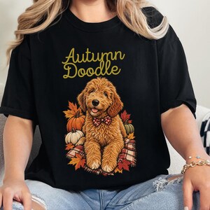 Koszulka dla psa w jesiennych kolorach Comfort Colors, koszulka dla mamy Goldendoodle, koszulka z jesiennym motywem Doodle, strój na Święto Dziękczynienia dla miłośnika psów Labradoodle, prezent dla miłośnika Doodle zdjęcie 4